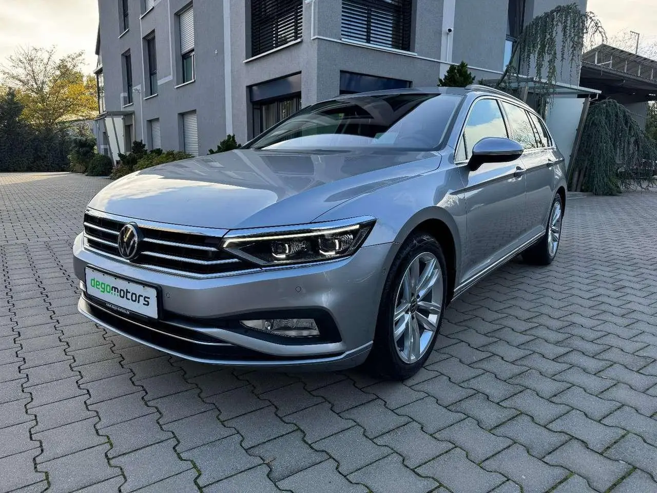 Photo 1 : Volkswagen Passat 2021 Petrol