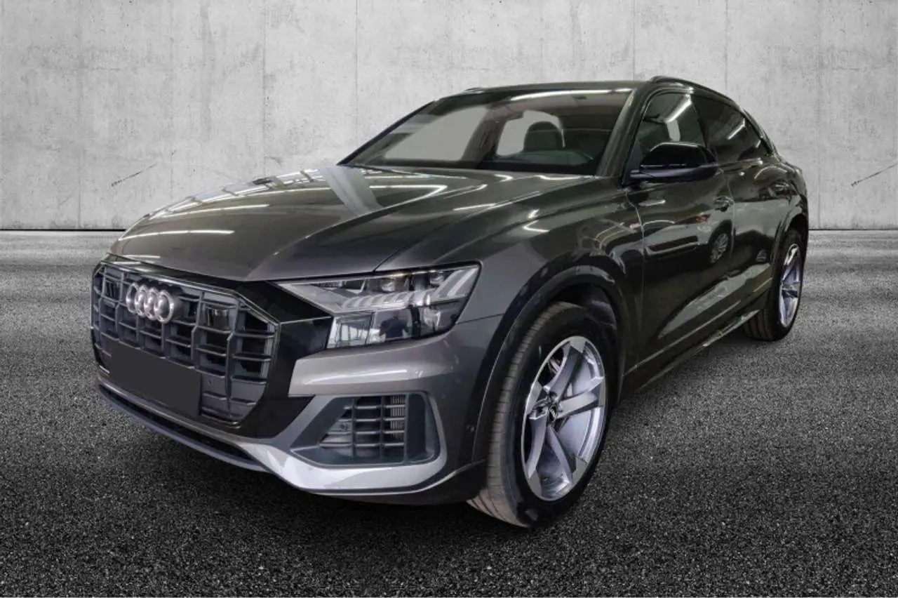 Photo 1 : Audi Q8 2020 Hybride