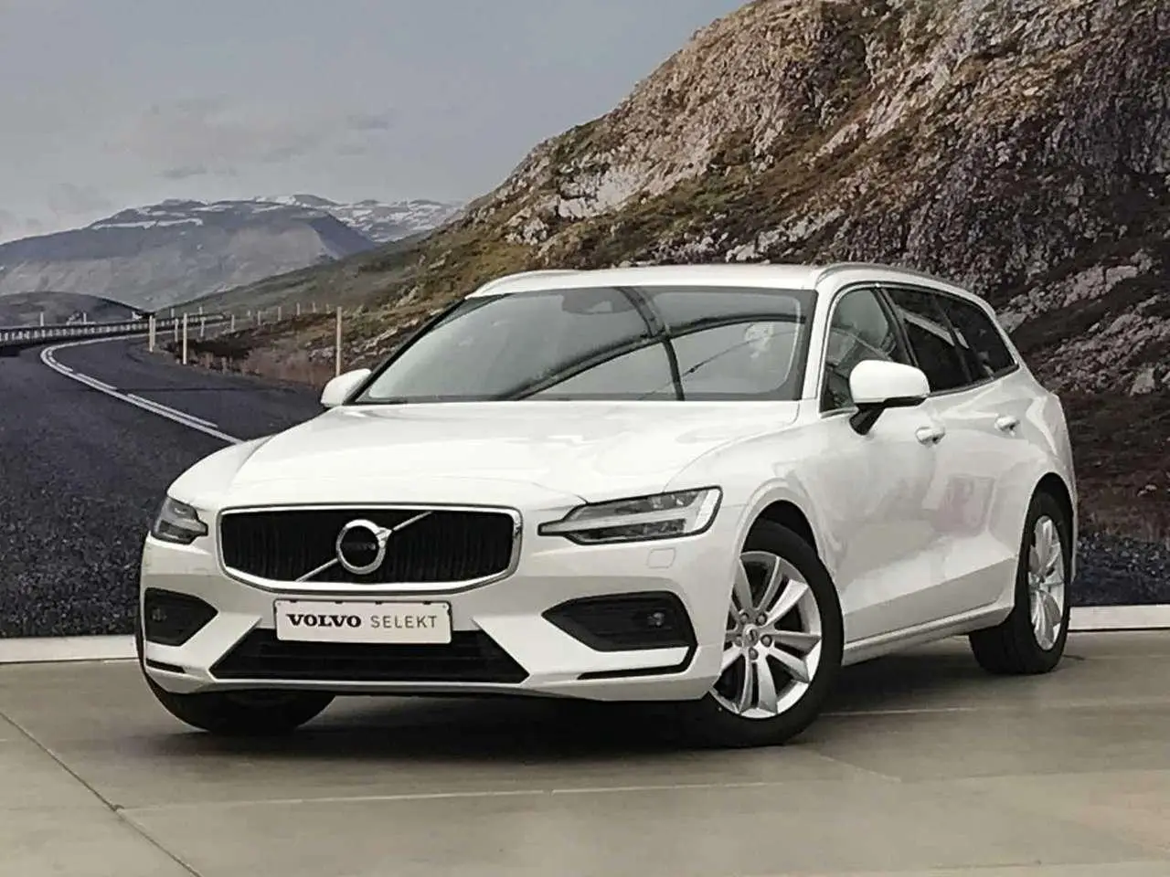 Photo 1 : Volvo V60 2020 Hybrid