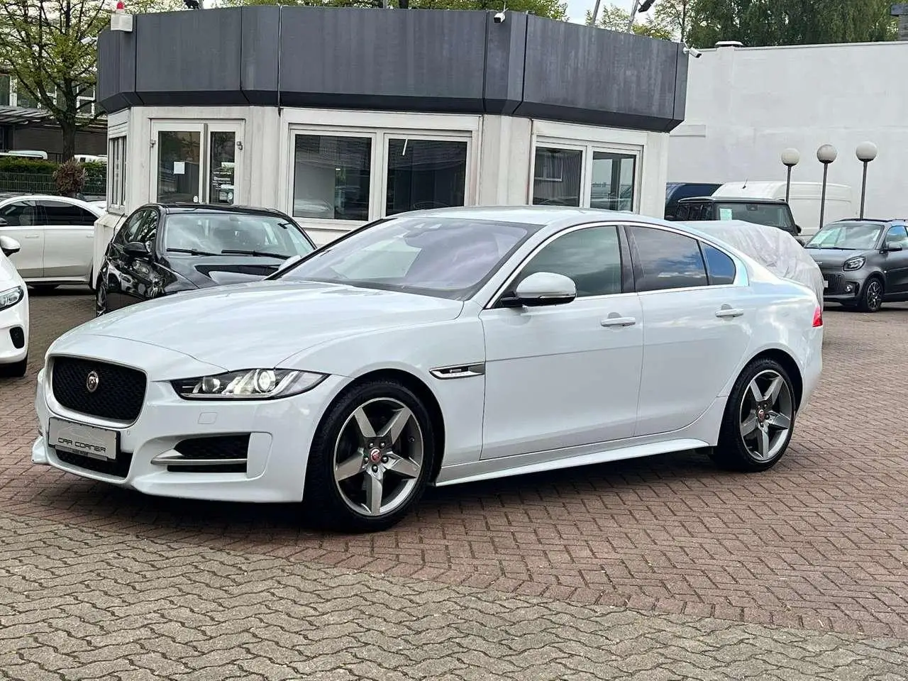 Photo 1 : Jaguar Xe 2017 Diesel