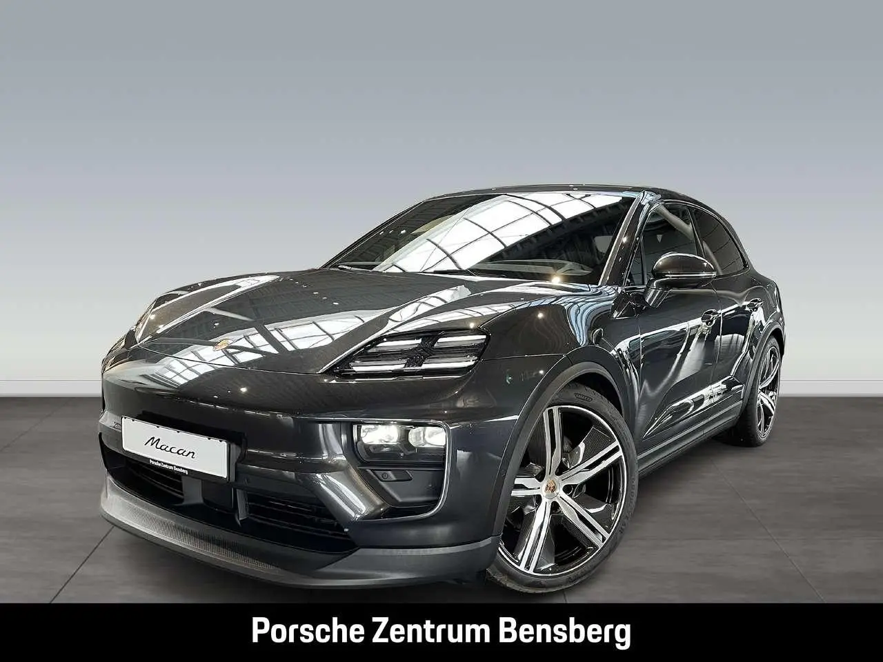 Photo 1 : Porsche Macan 2024 Electric