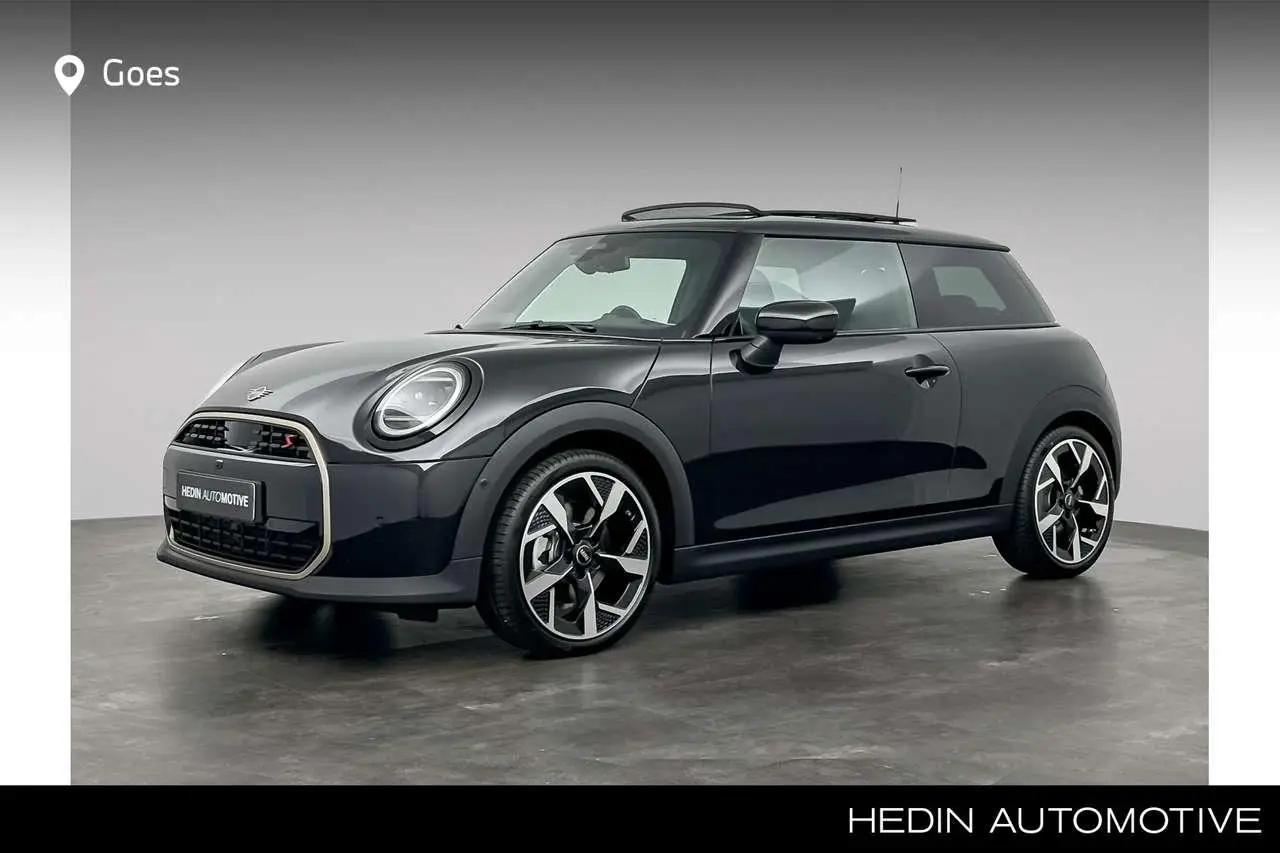 Photo 1 : Mini Cooper 2024 Petrol