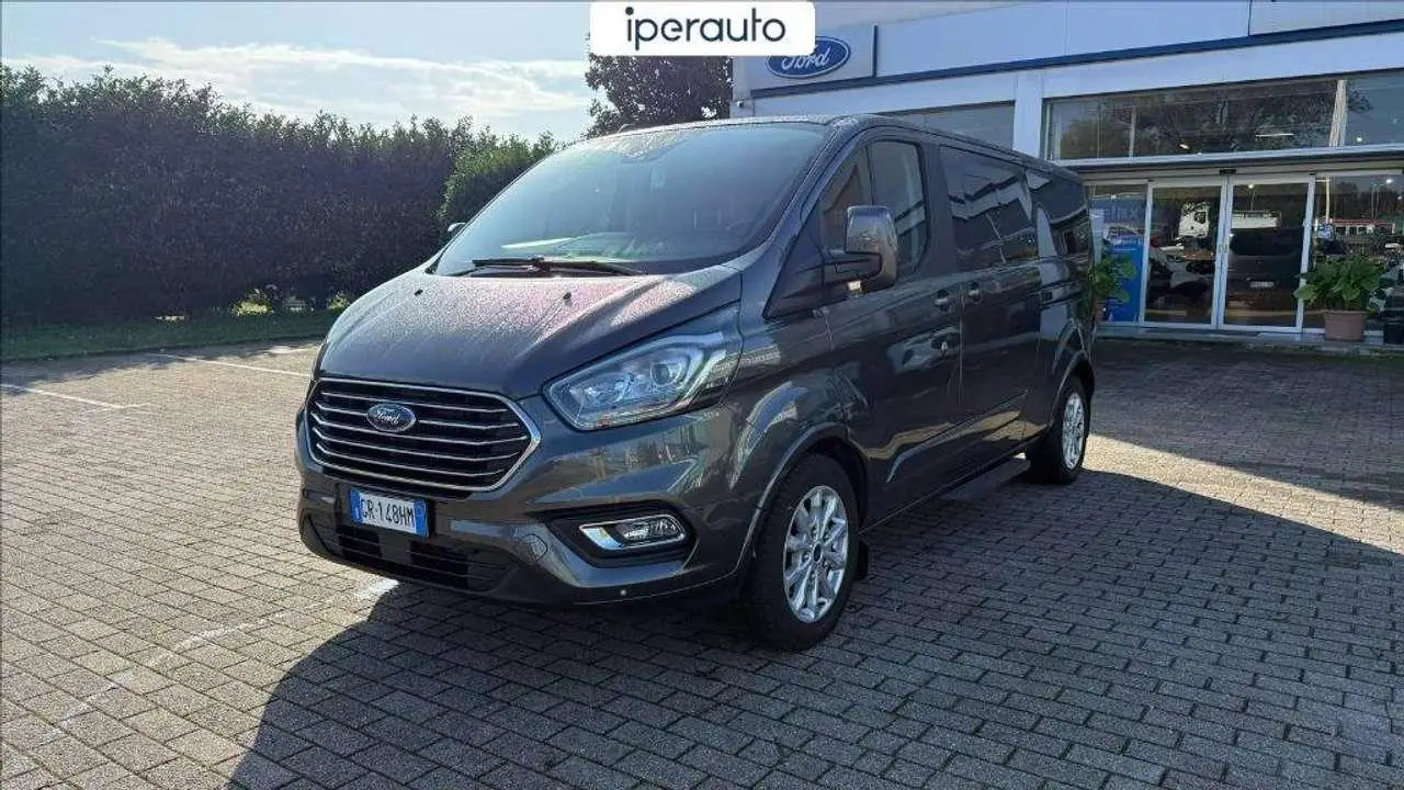 Photo 1 : Ford Tourneo 2023 Hybrid