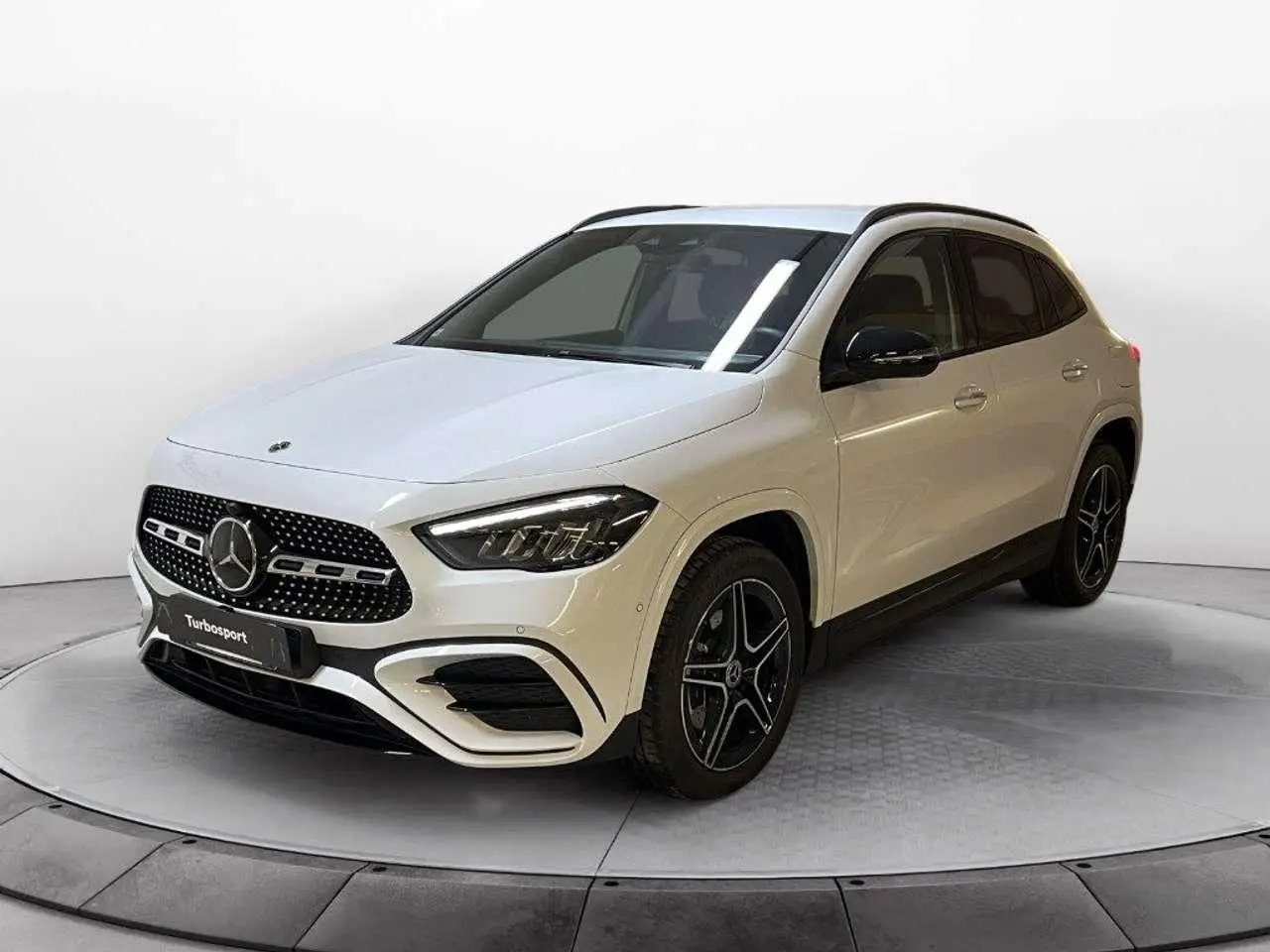 Photo 1 : Mercedes-benz Classe Gla 2023 Hybrid