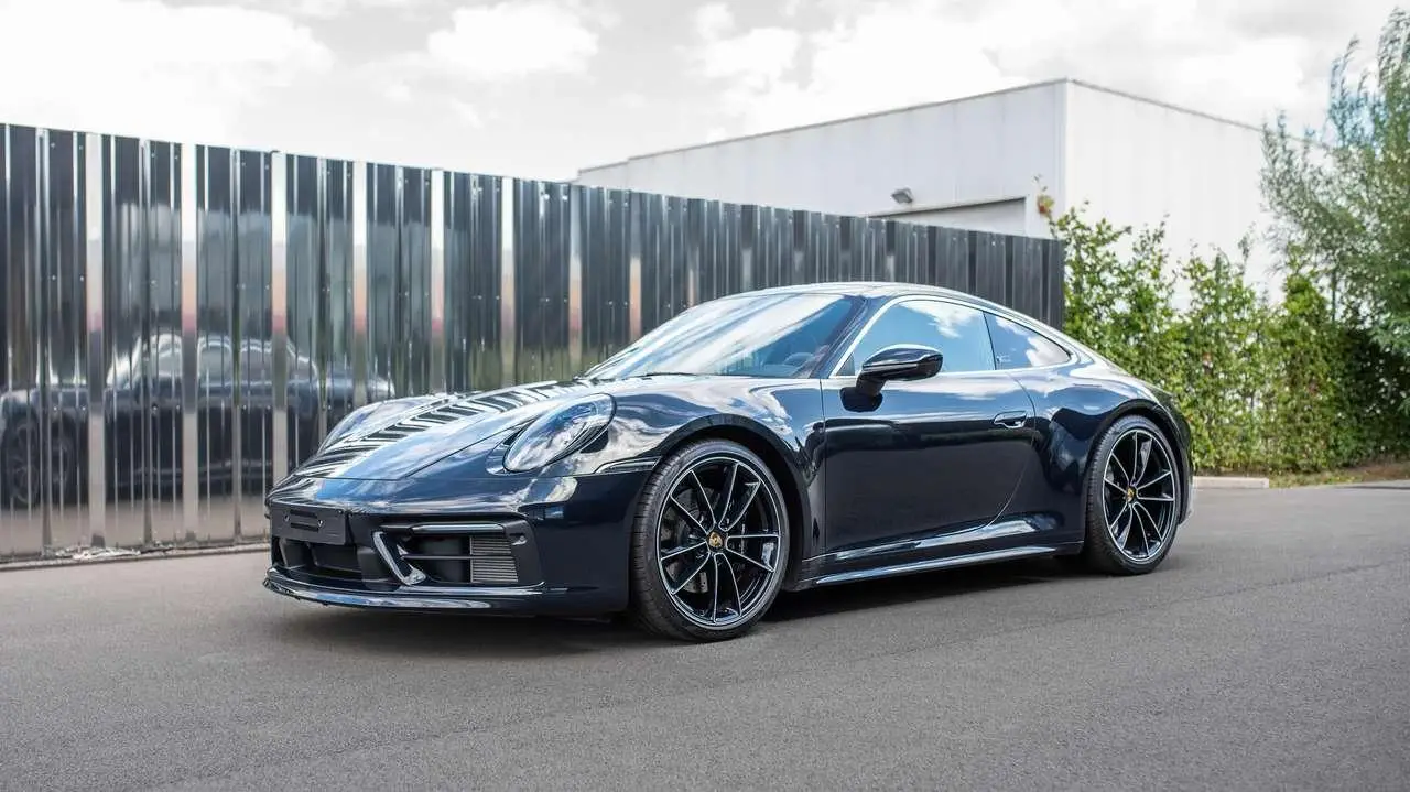 Photo 1 : Porsche 992 2020 Essence