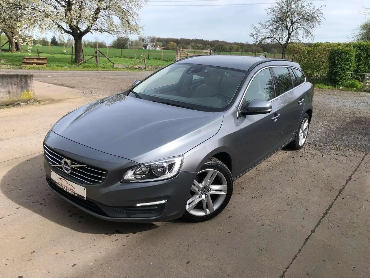 Photo 1 : Volvo V60 2016 Petrol