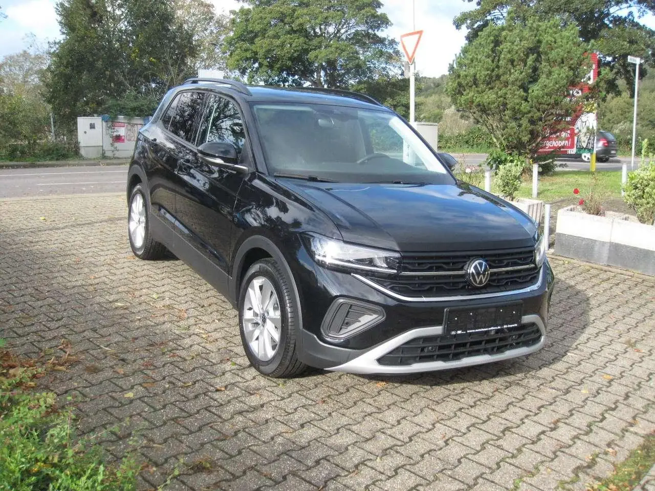 Photo 1 : Volkswagen T-cross 2024 Essence