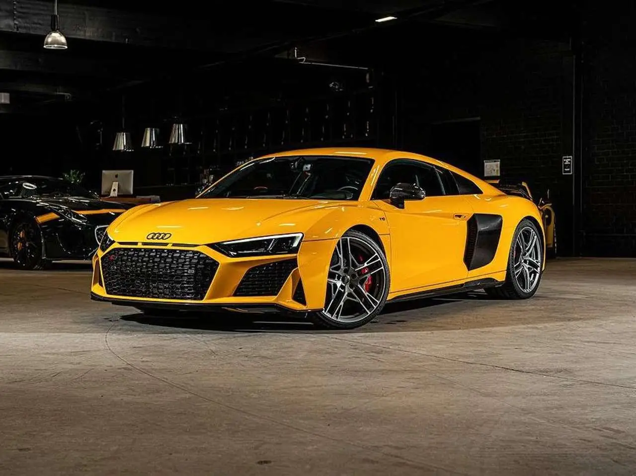 Photo 1 : Audi R8 2019 Petrol