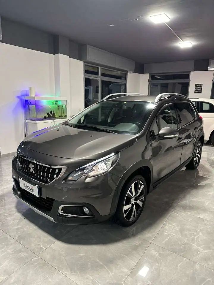 Photo 1 : Peugeot 2008 2018 Essence