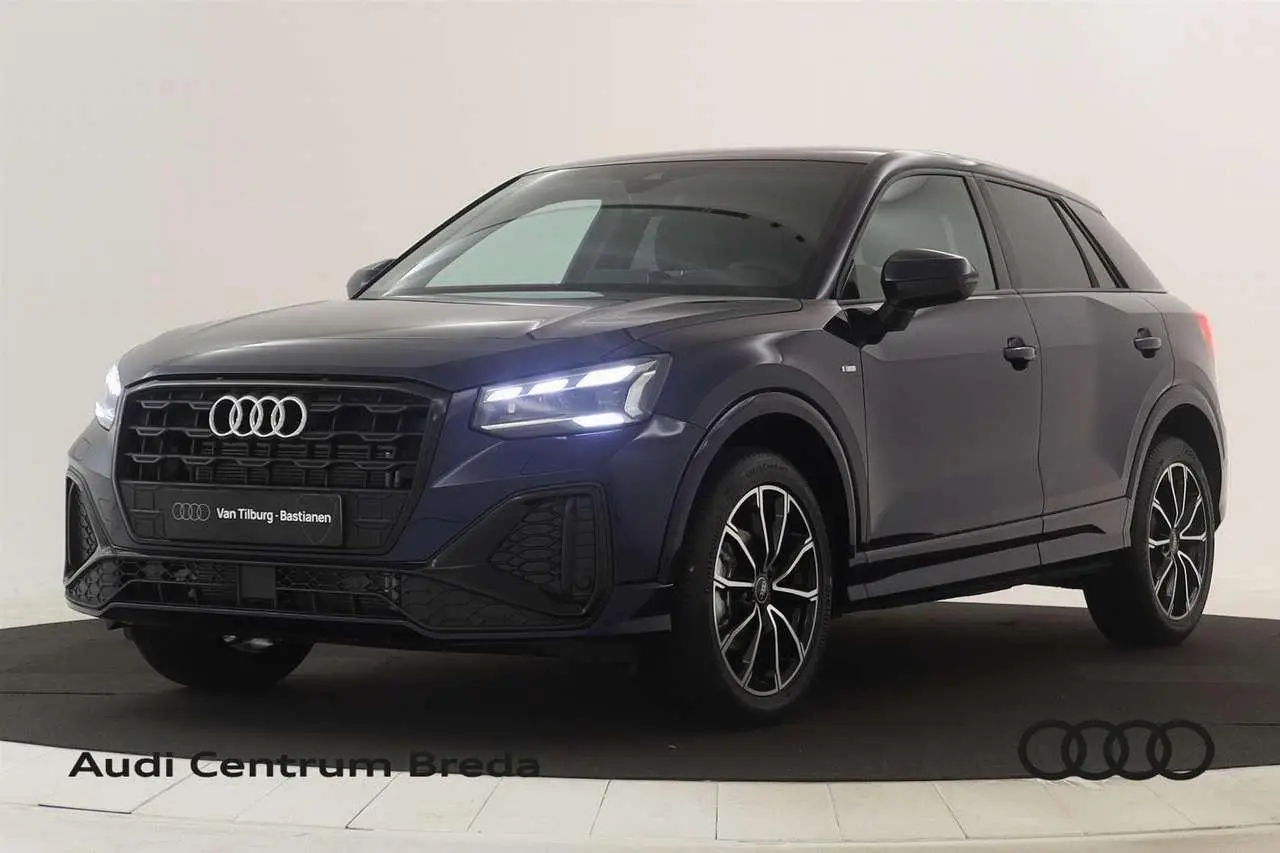 Photo 1 : Audi Q2 2024 Petrol