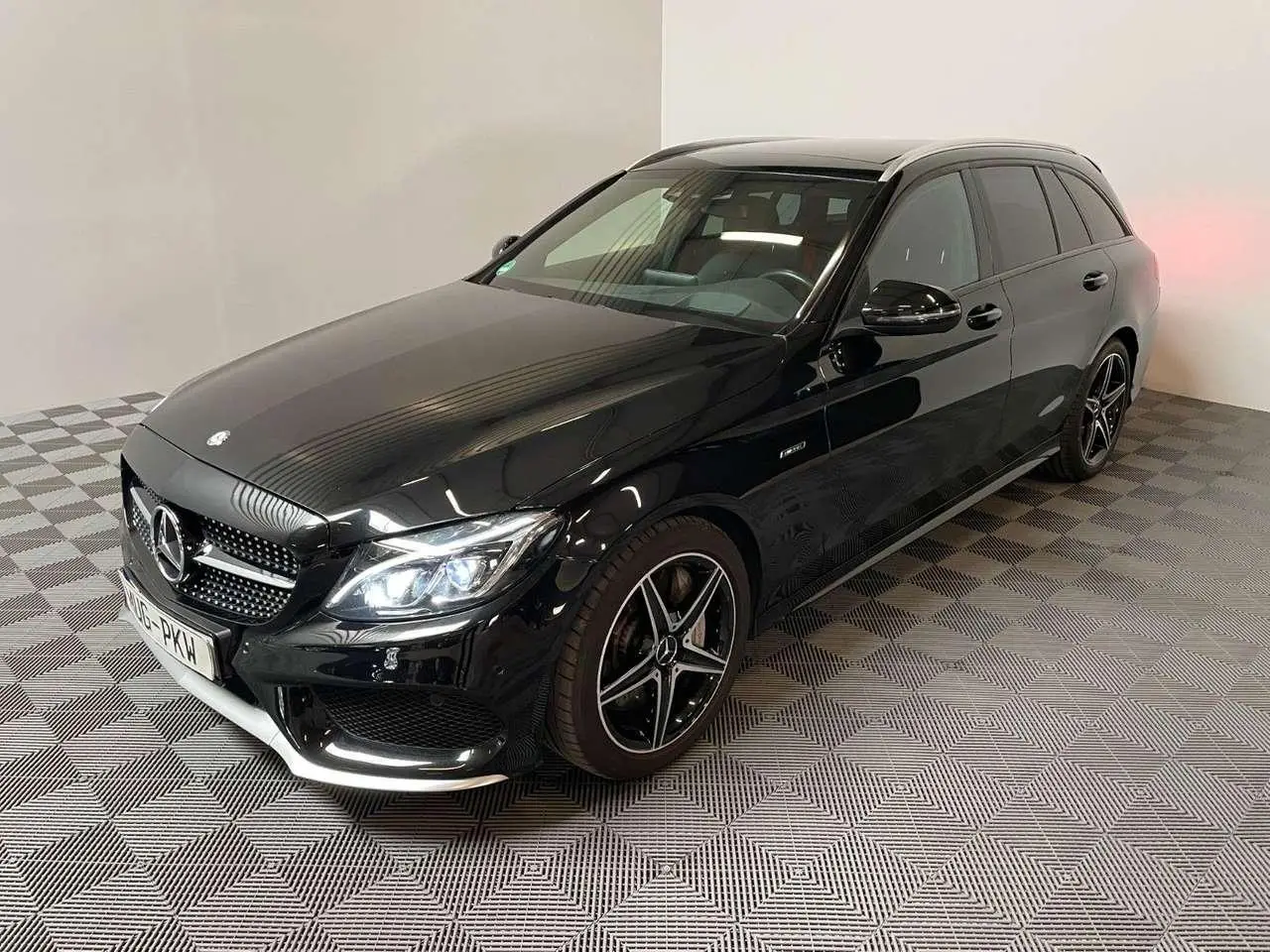 Photo 1 : Mercedes-benz Classe C 2016 Petrol