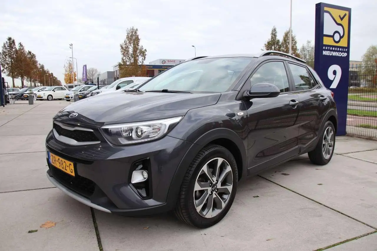 Photo 1 : Kia Stonic 2019 Petrol