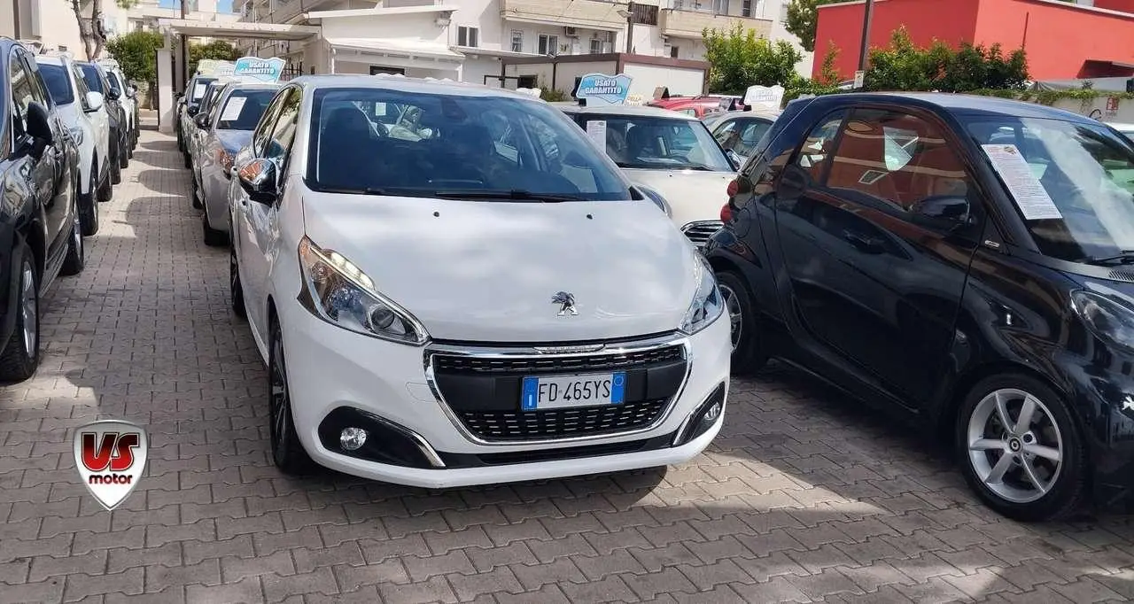 Photo 1 : Peugeot 208 2016 Diesel