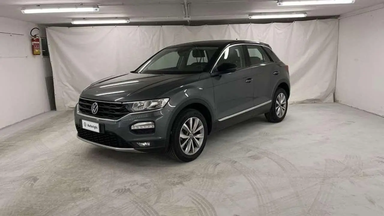 Photo 1 : Volkswagen T-roc 2021 Essence