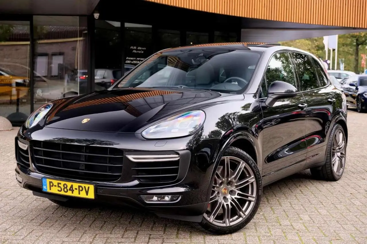 Photo 1 : Porsche Cayenne 2017 Petrol