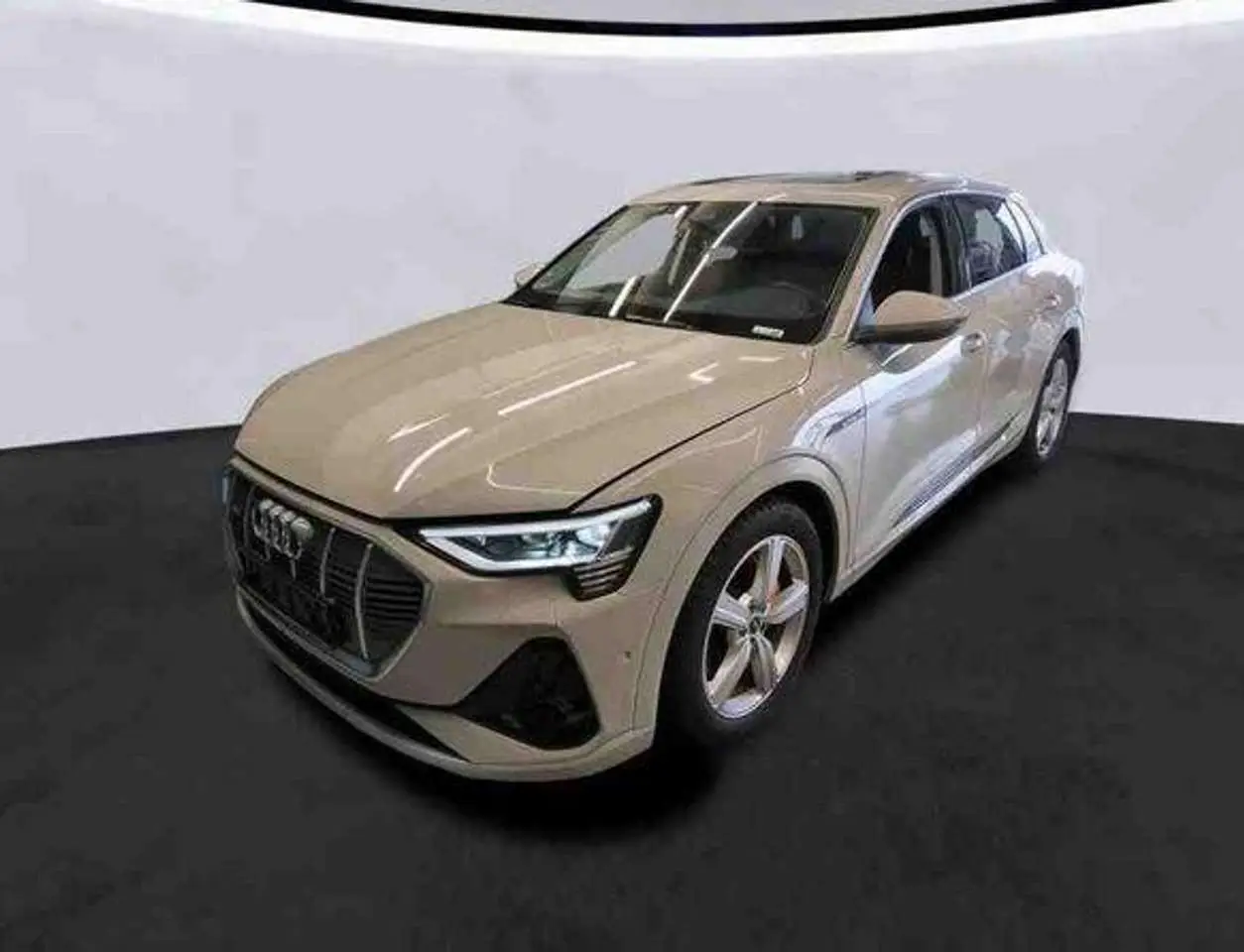 Photo 1 : Audi E-tron 2022 Électrique