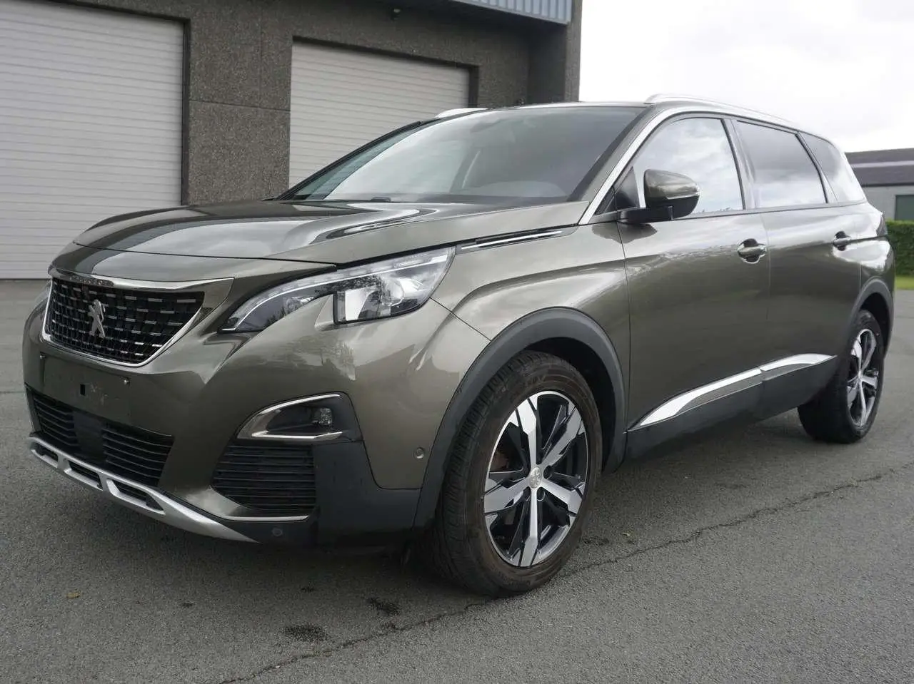 Photo 1 : Peugeot 5008 2019 Essence