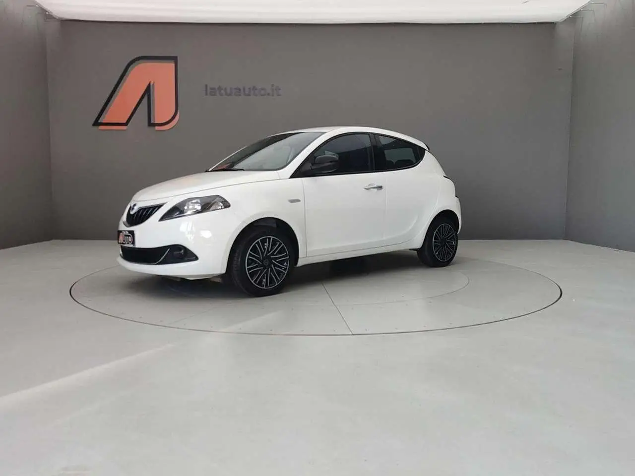 Photo 1 : Lancia Ypsilon 2023 Hybride