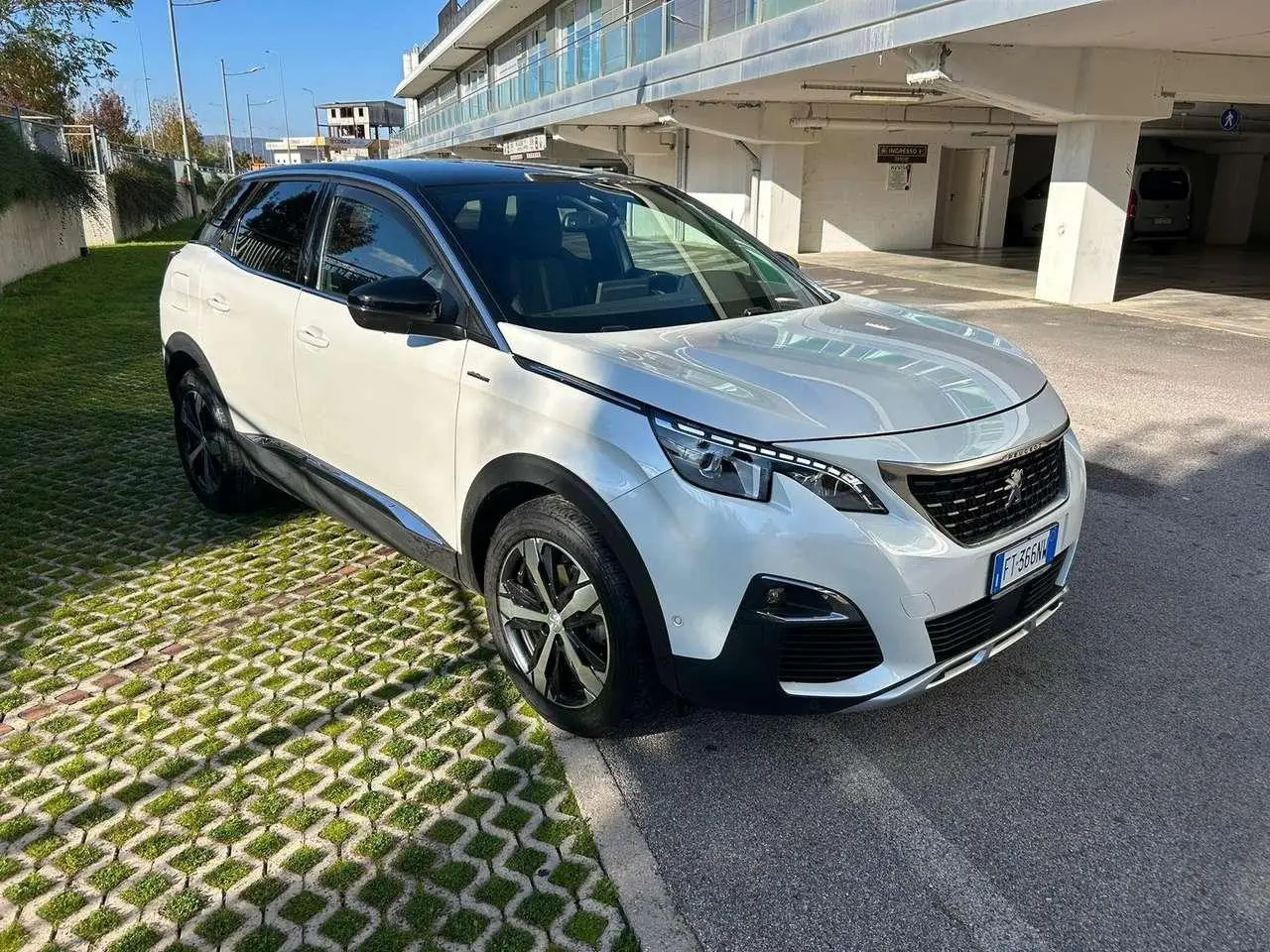 Photo 1 : Peugeot 3008 2019 Petrol