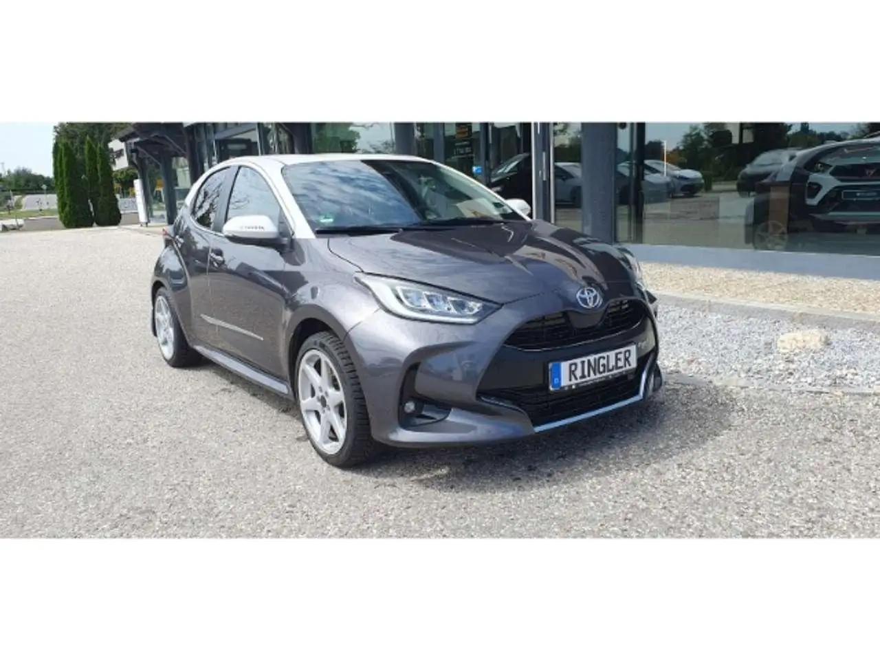 Photo 1 : Toyota Yaris 2021 Petrol