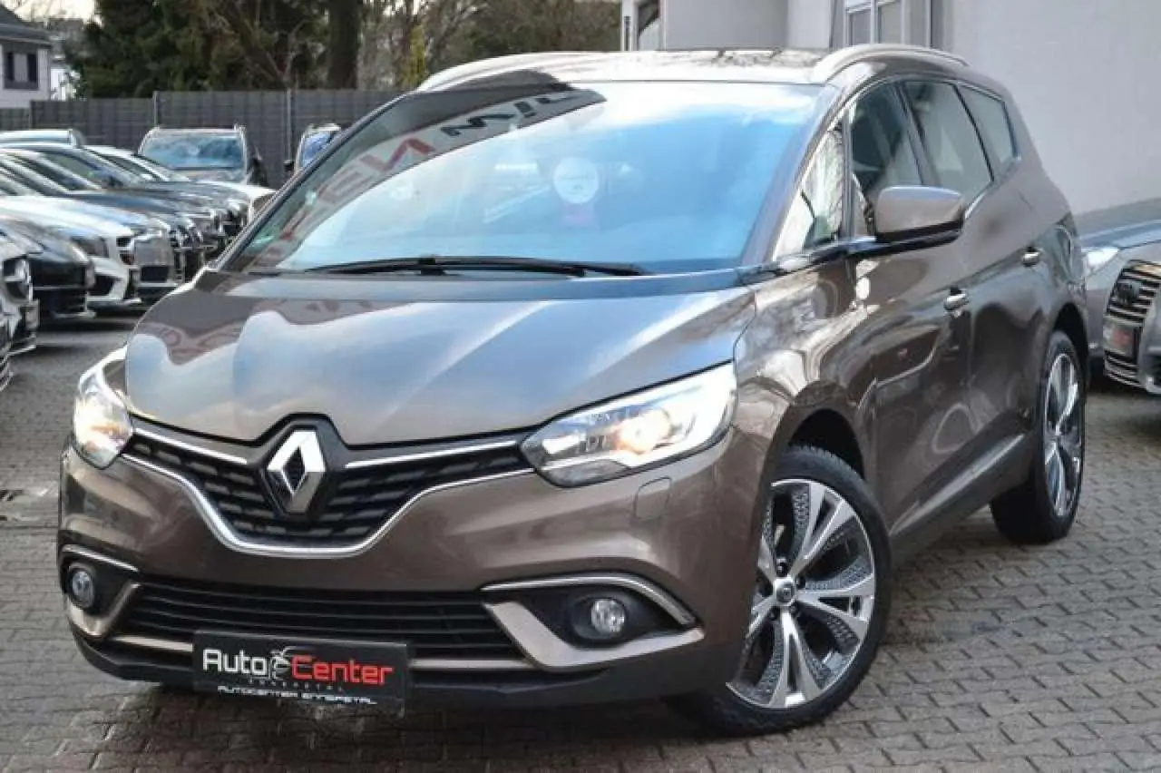 Photo 1 : Renault Grand Scenic 2017 Essence