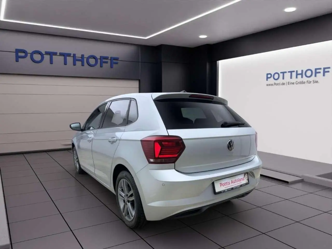 Photo 1 : Volkswagen Polo 2020 Essence