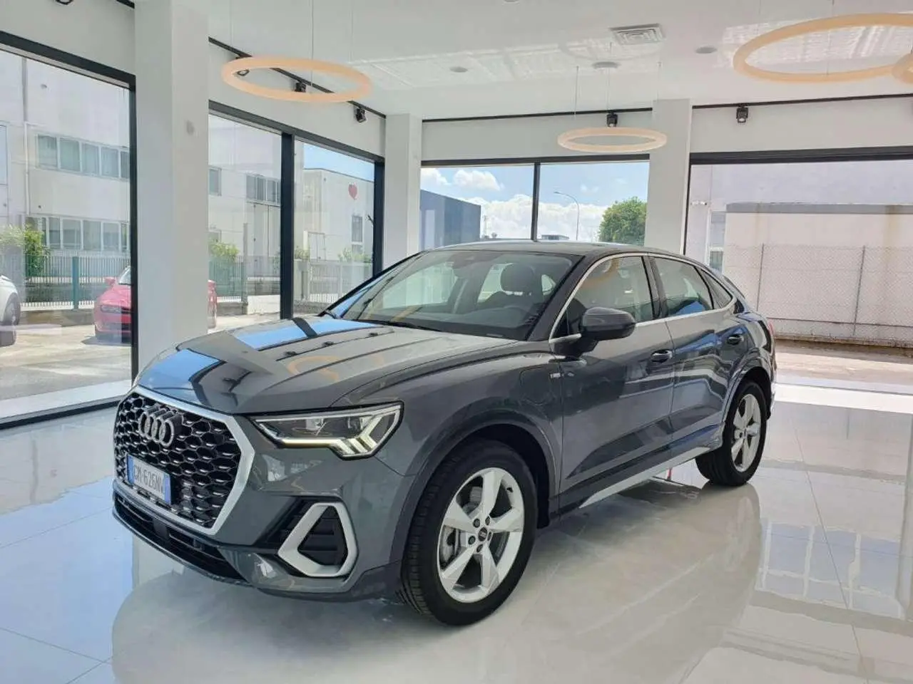 Photo 1 : Audi Q3 2023 Hybride