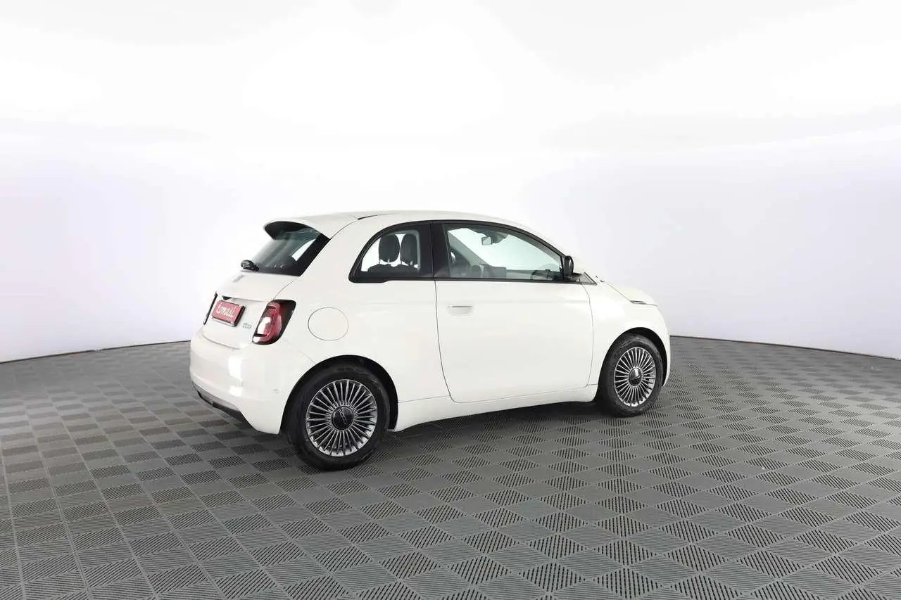 Photo 1 : Fiat 500 2024 Electric