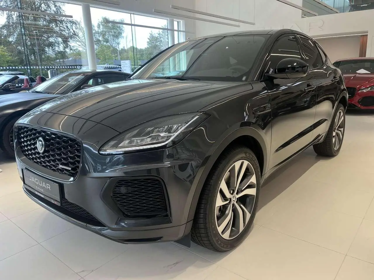 Photo 1 : Jaguar E-pace 2024 Hybride