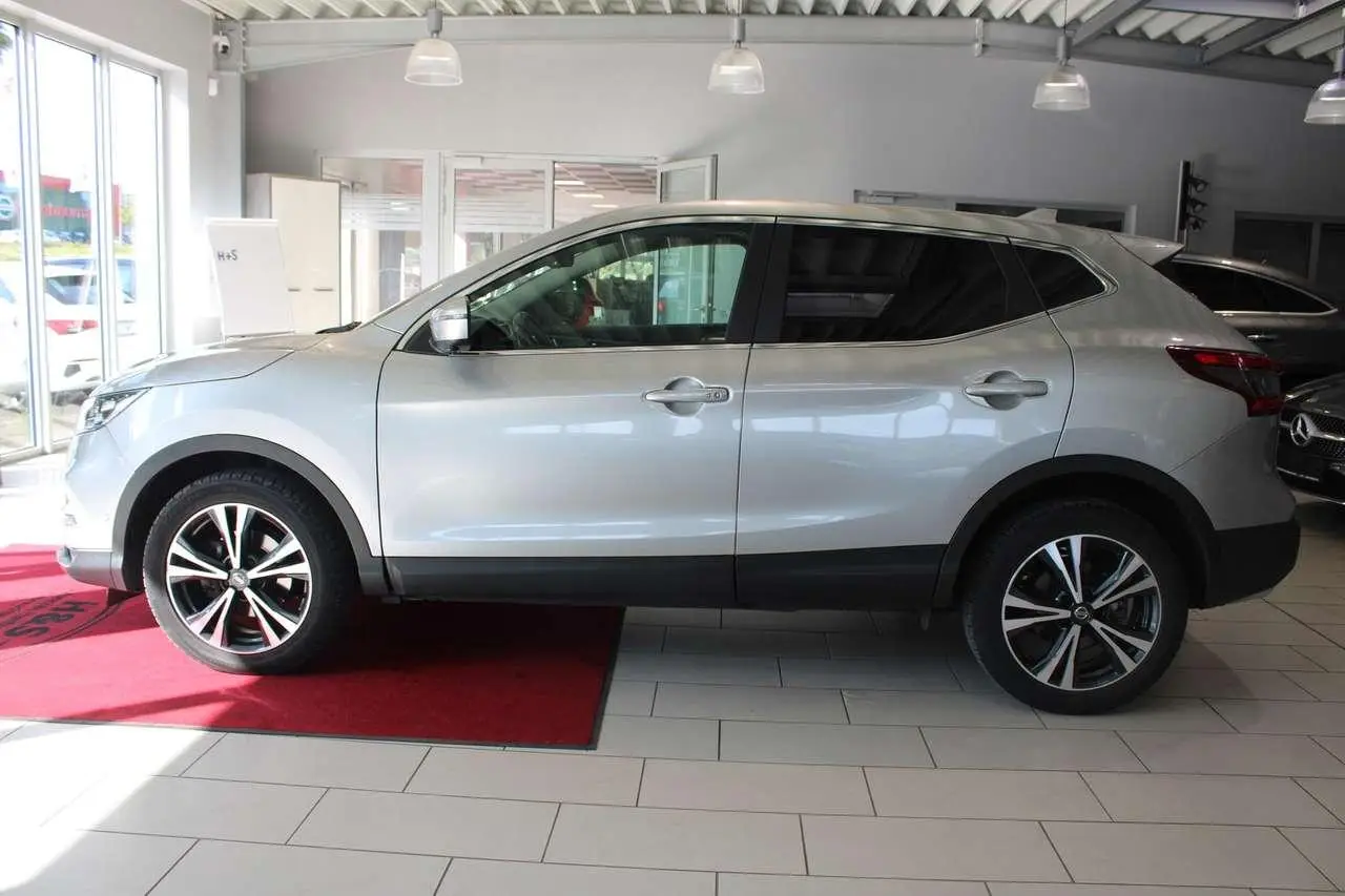 Photo 1 : Nissan Qashqai 2018 Petrol