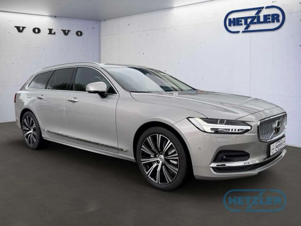 Photo 1 : Volvo V90 2024 Essence