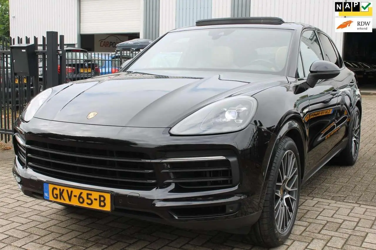 Photo 1 : Porsche Cayenne 2018 Hybrid