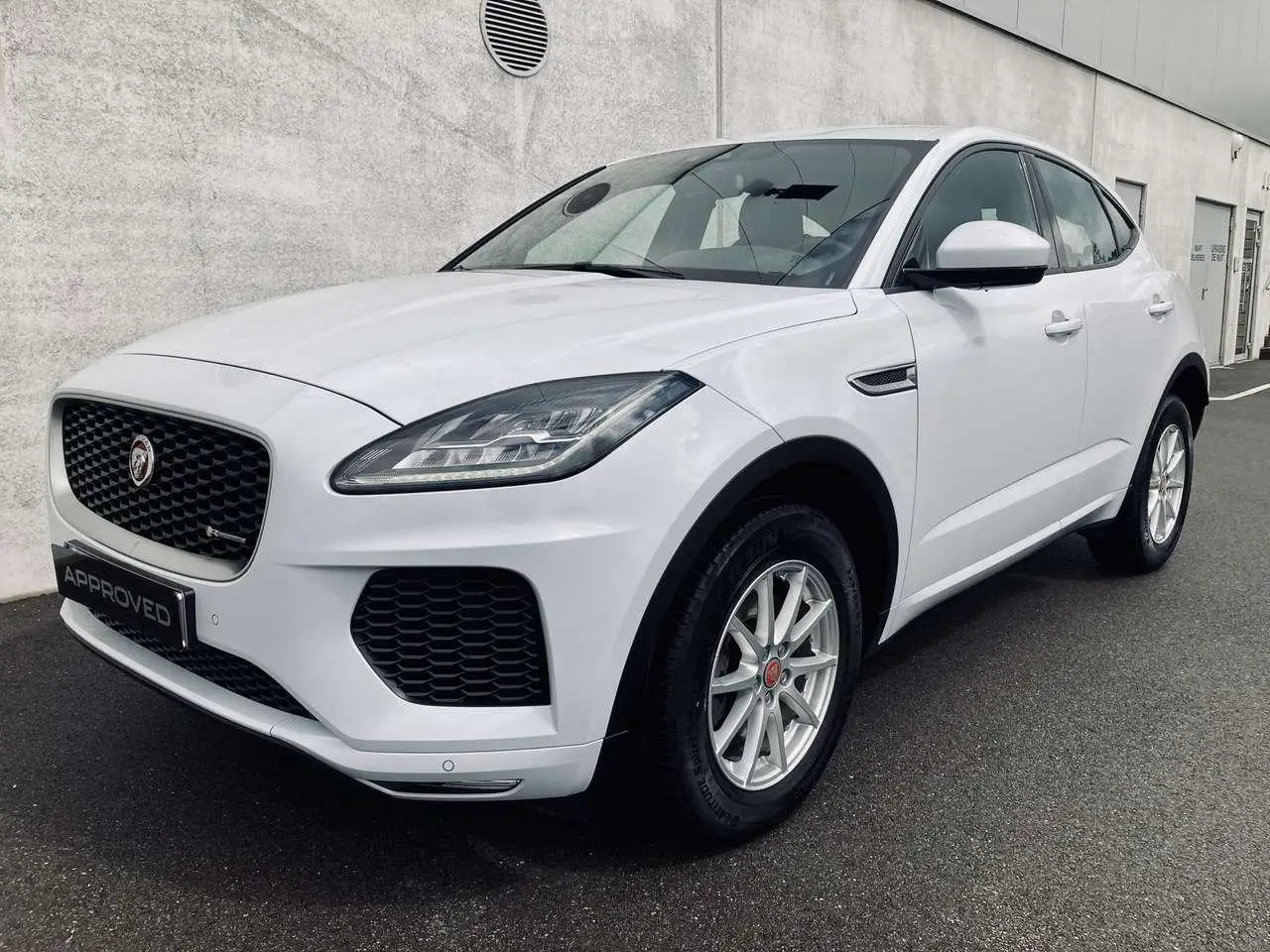 Photo 1 : Jaguar E-pace 2021 Essence