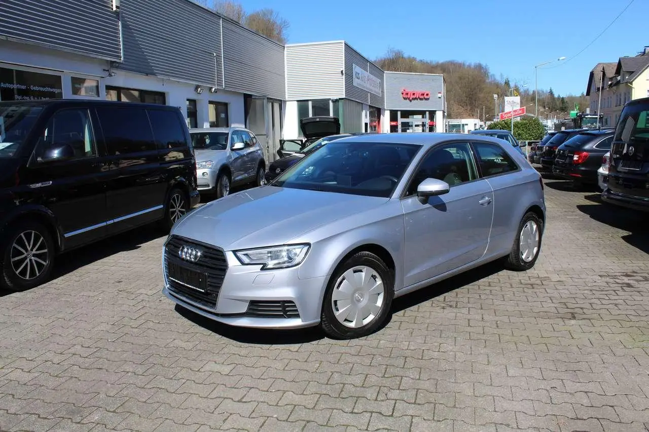 Photo 1 : Audi A3 2017 Diesel