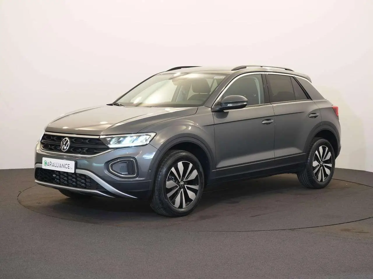 Photo 1 : Volkswagen T-roc 2024 Petrol