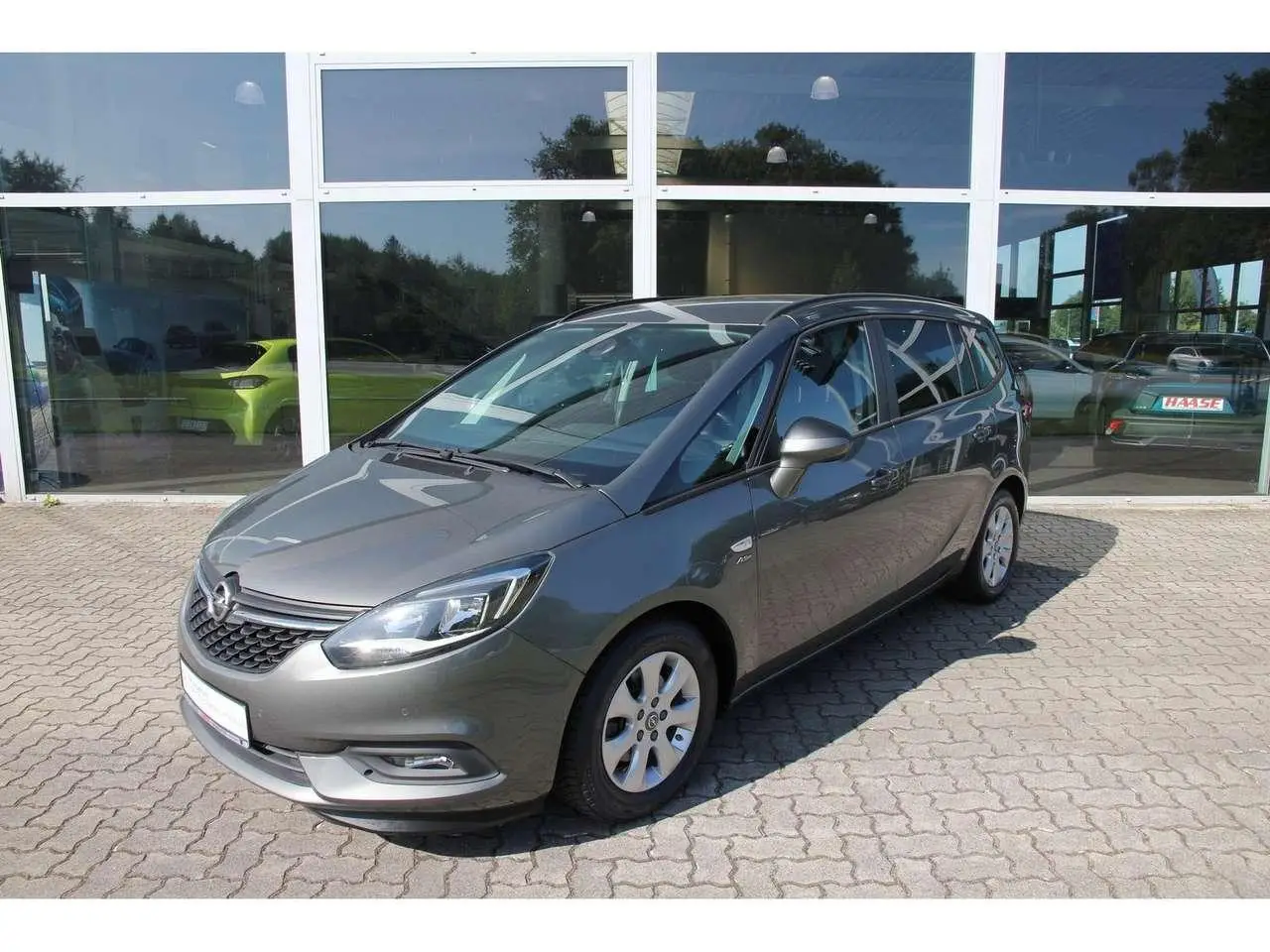 Photo 1 : Opel Zafira 2016 Petrol