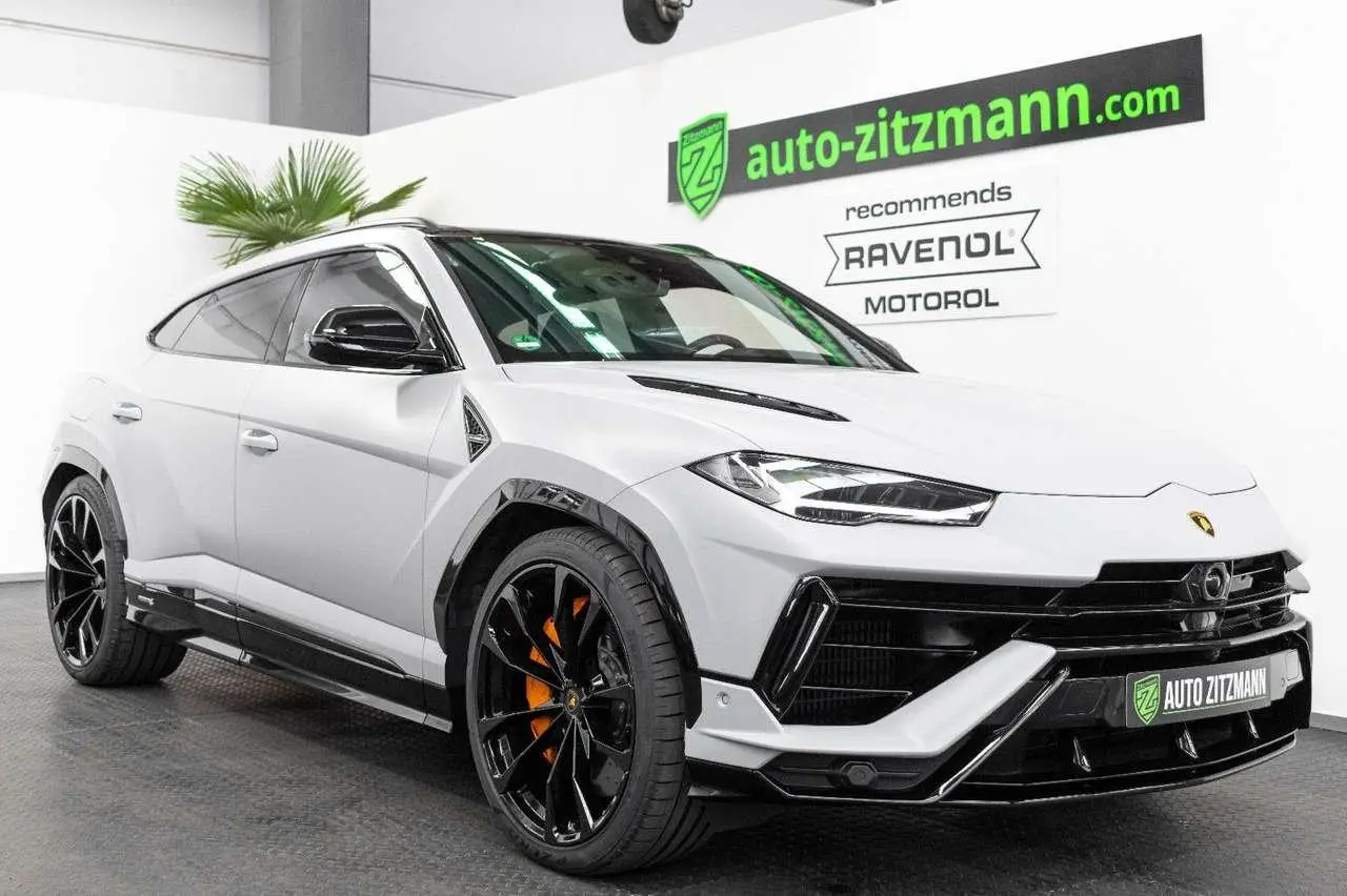 Photo 1 : Lamborghini Urus 2024 Petrol