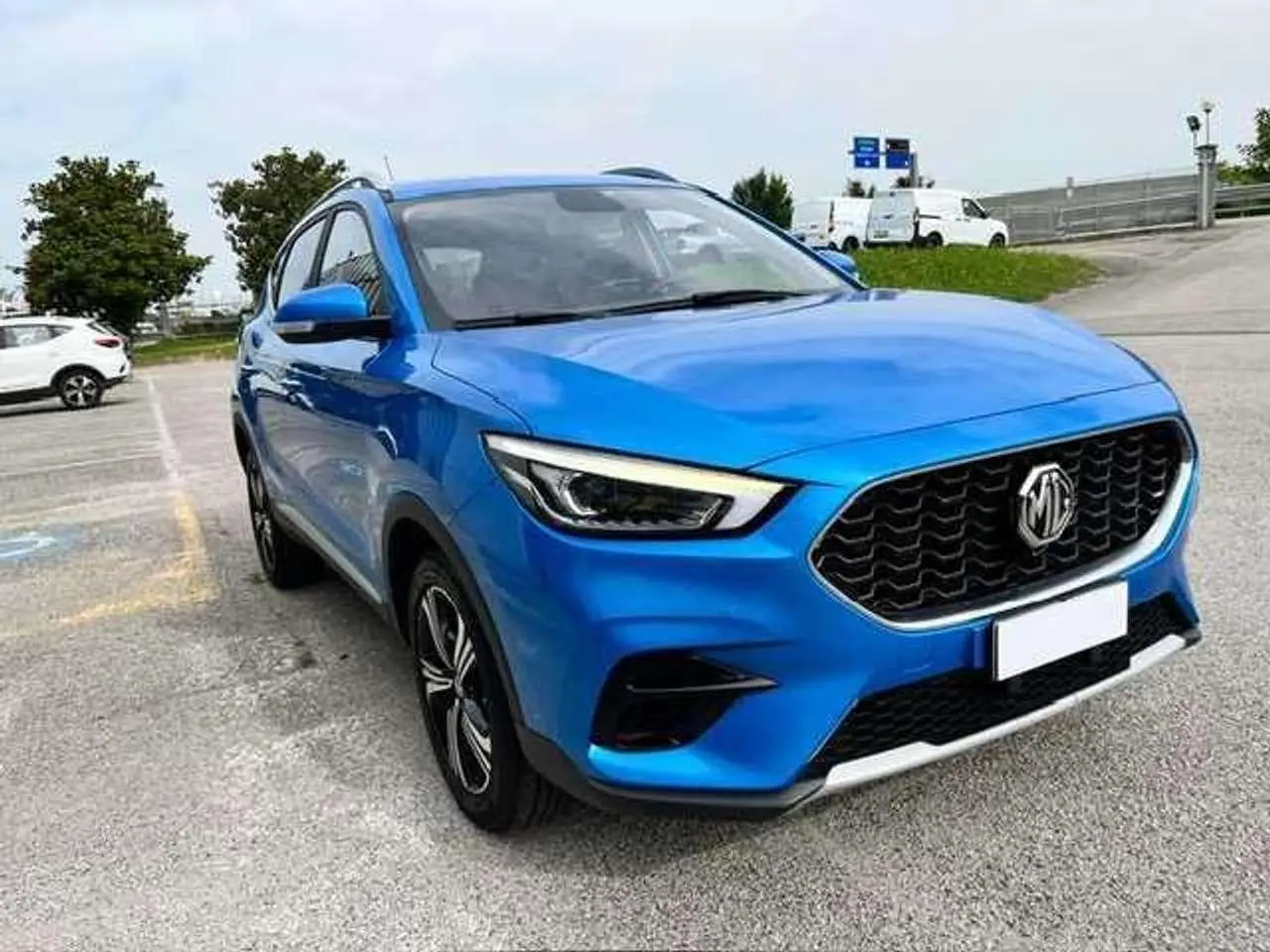 Photo 1 : Mg Zs 2022 Essence