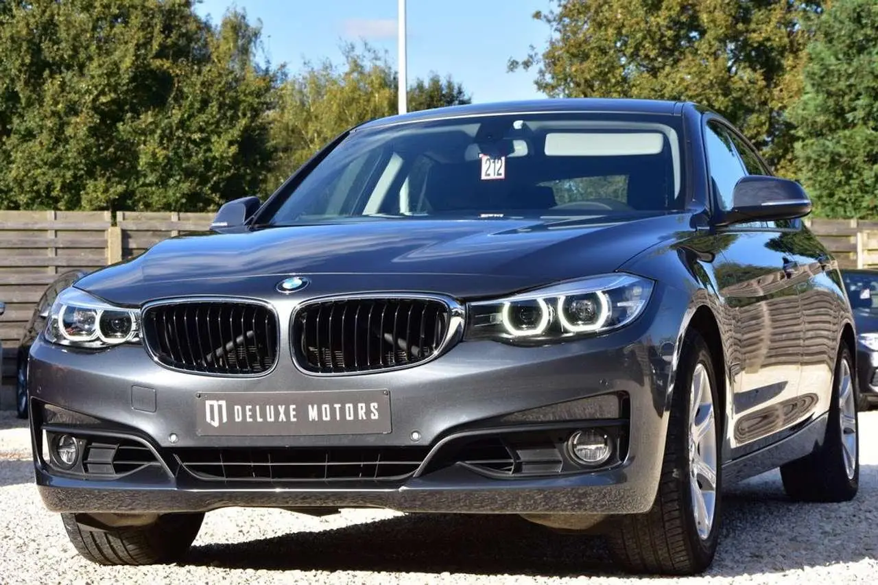 Photo 1 : Bmw Serie 3 2019 Petrol