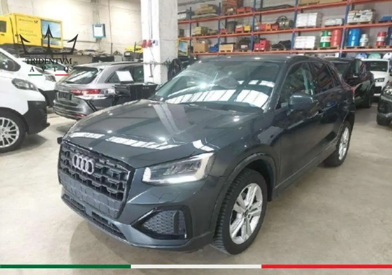 Photo 1 : Audi Q2 2022 Essence