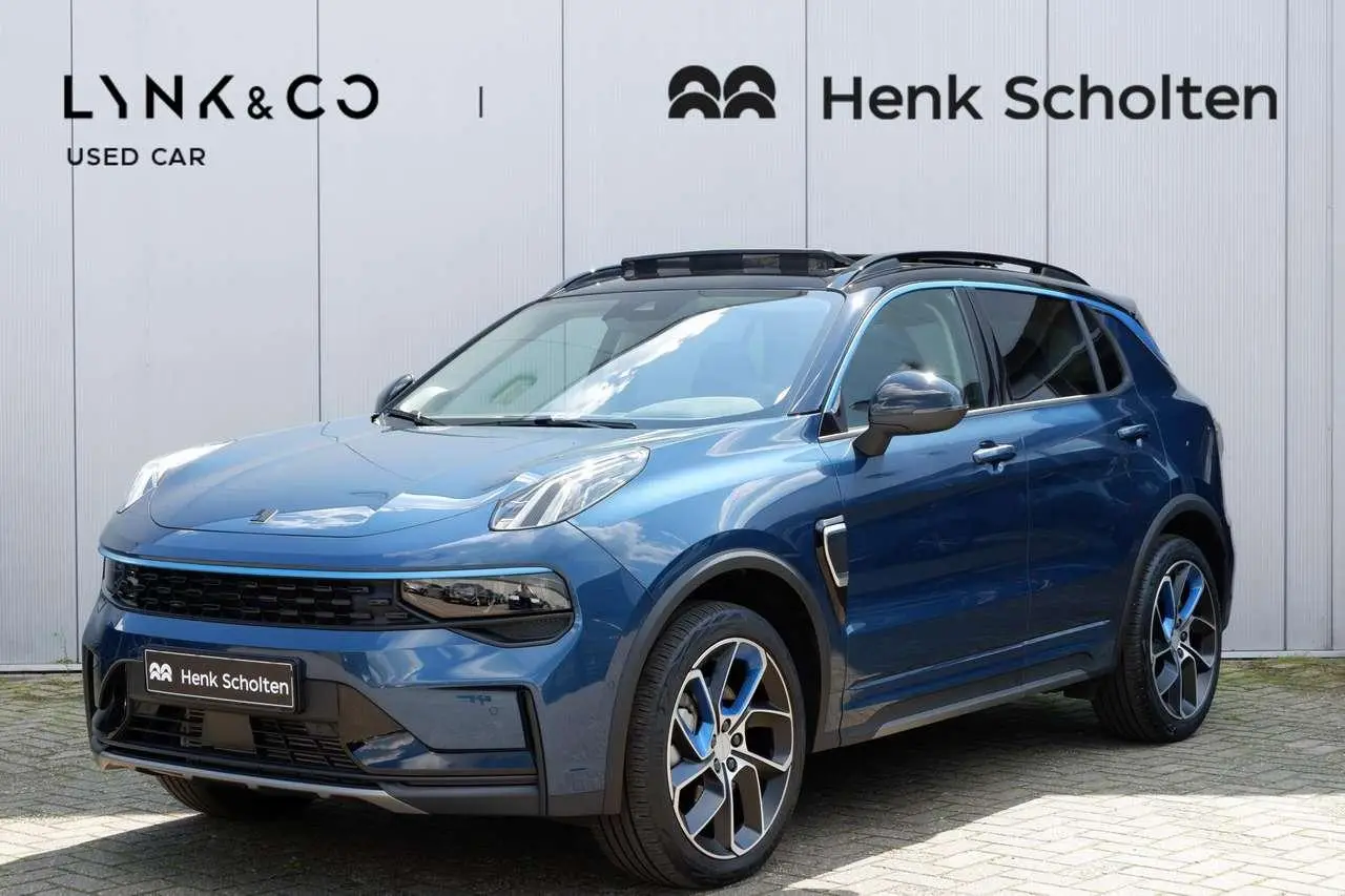 Photo 1 : Lynk & Co 01 2023 Hybrid