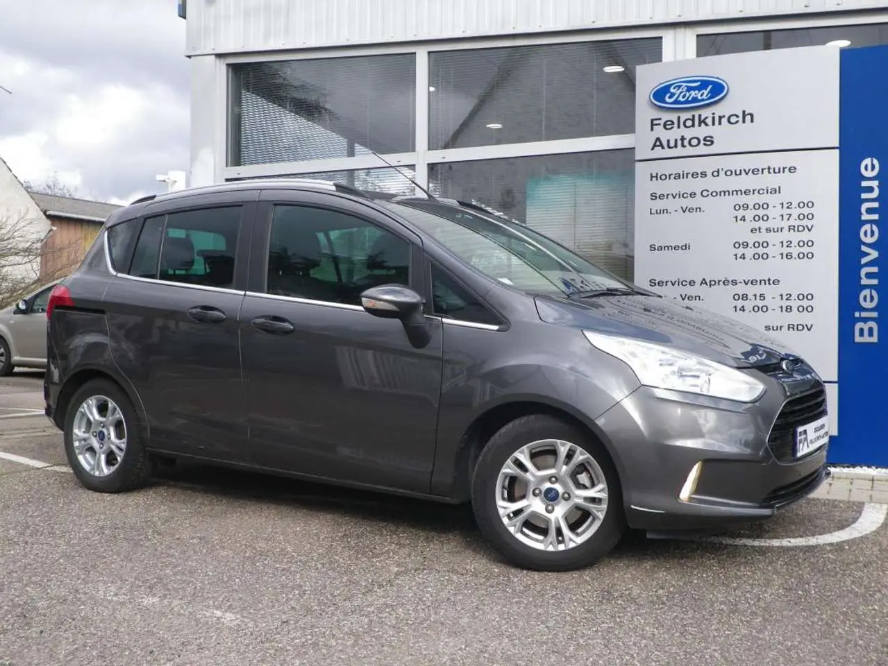 Photo 1 : Ford B-max 2016 Petrol