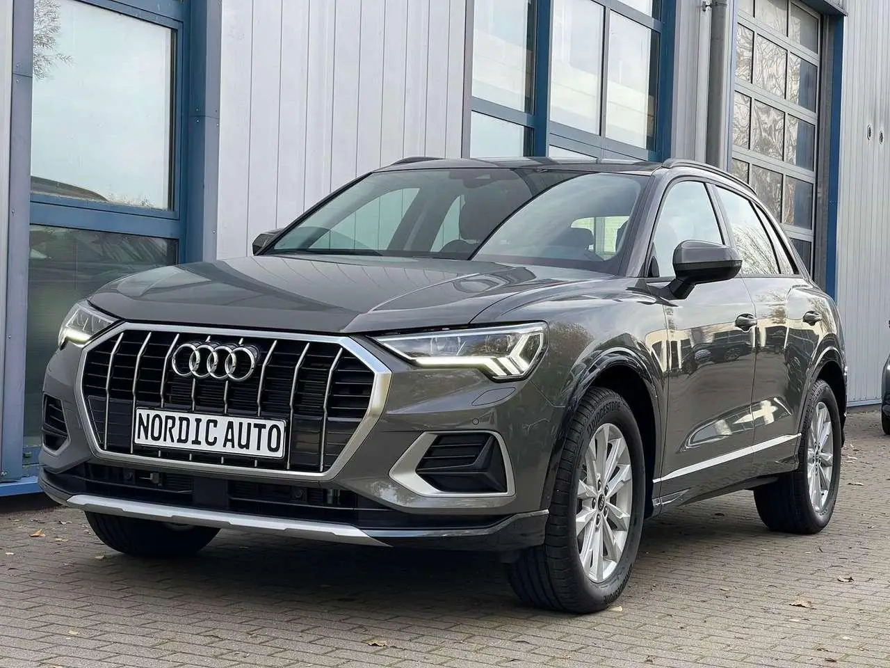 Photo 1 : Audi Q3 2024 Essence