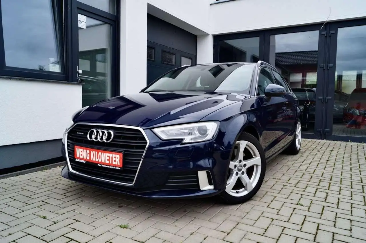 Photo 1 : Audi A3 2019 Petrol