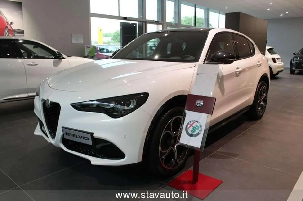 Photo 1 : Alfa Romeo Stelvio 2023 Diesel