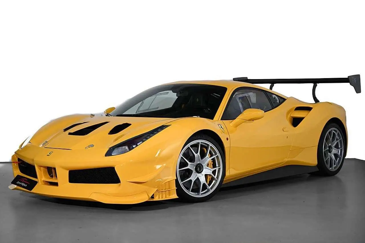 Photo 1 : Ferrari 488 2016 Essence