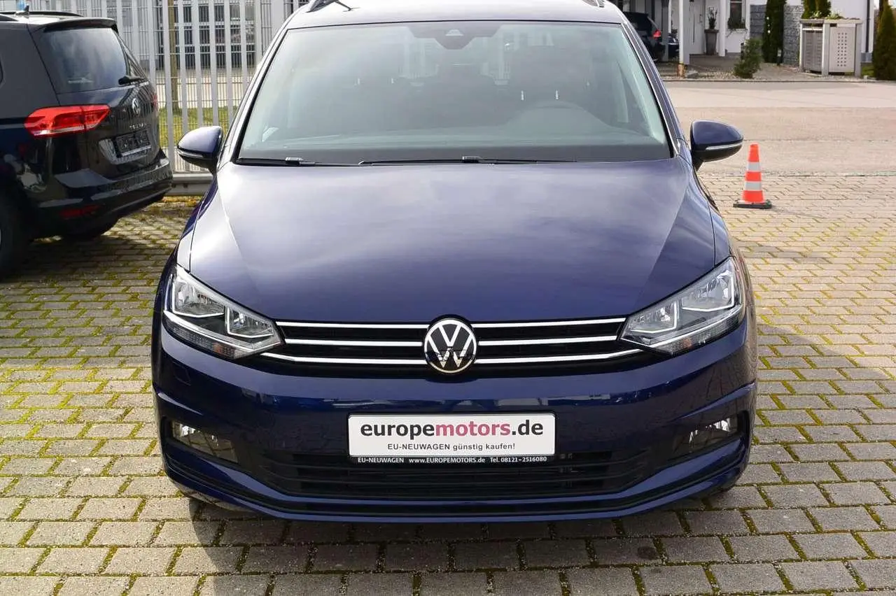 Photo 1 : Volkswagen Touran 2024 Petrol