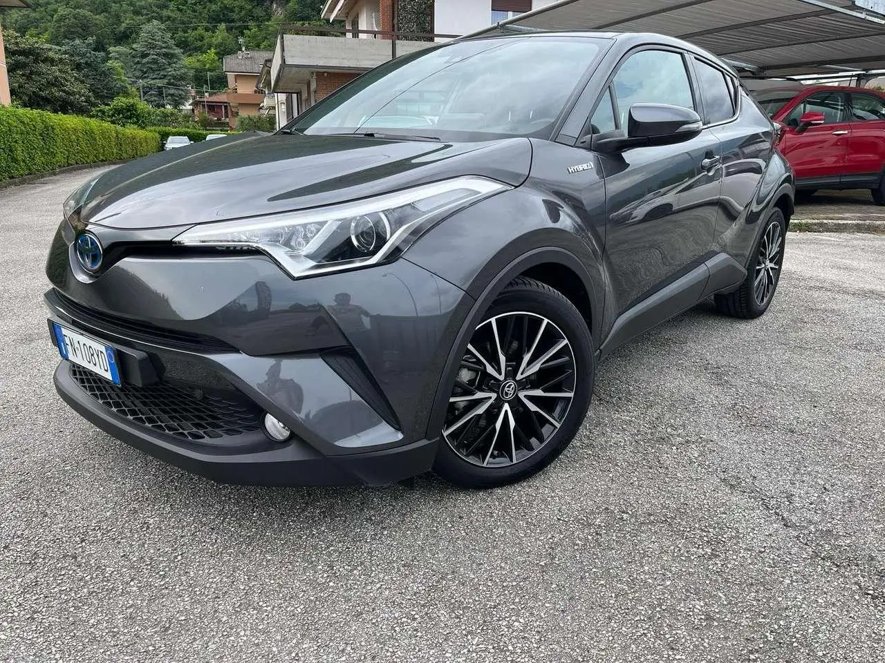 Photo 1 : Toyota C-hr 2018 Hybrid