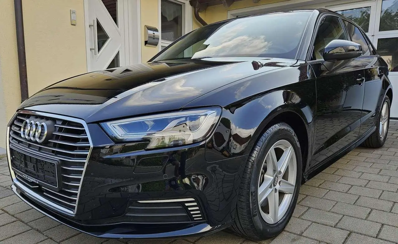 Photo 1 : Audi A3 2020 Hybrid