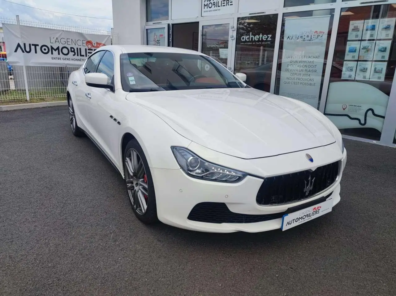 Photo 1 : Maserati Ghibli 2016 Petrol